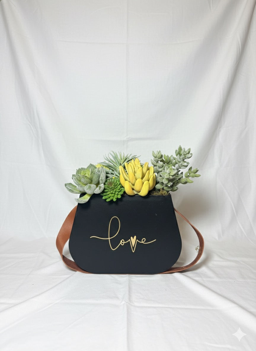 Kivaar love black S- succulent arrangement ￼